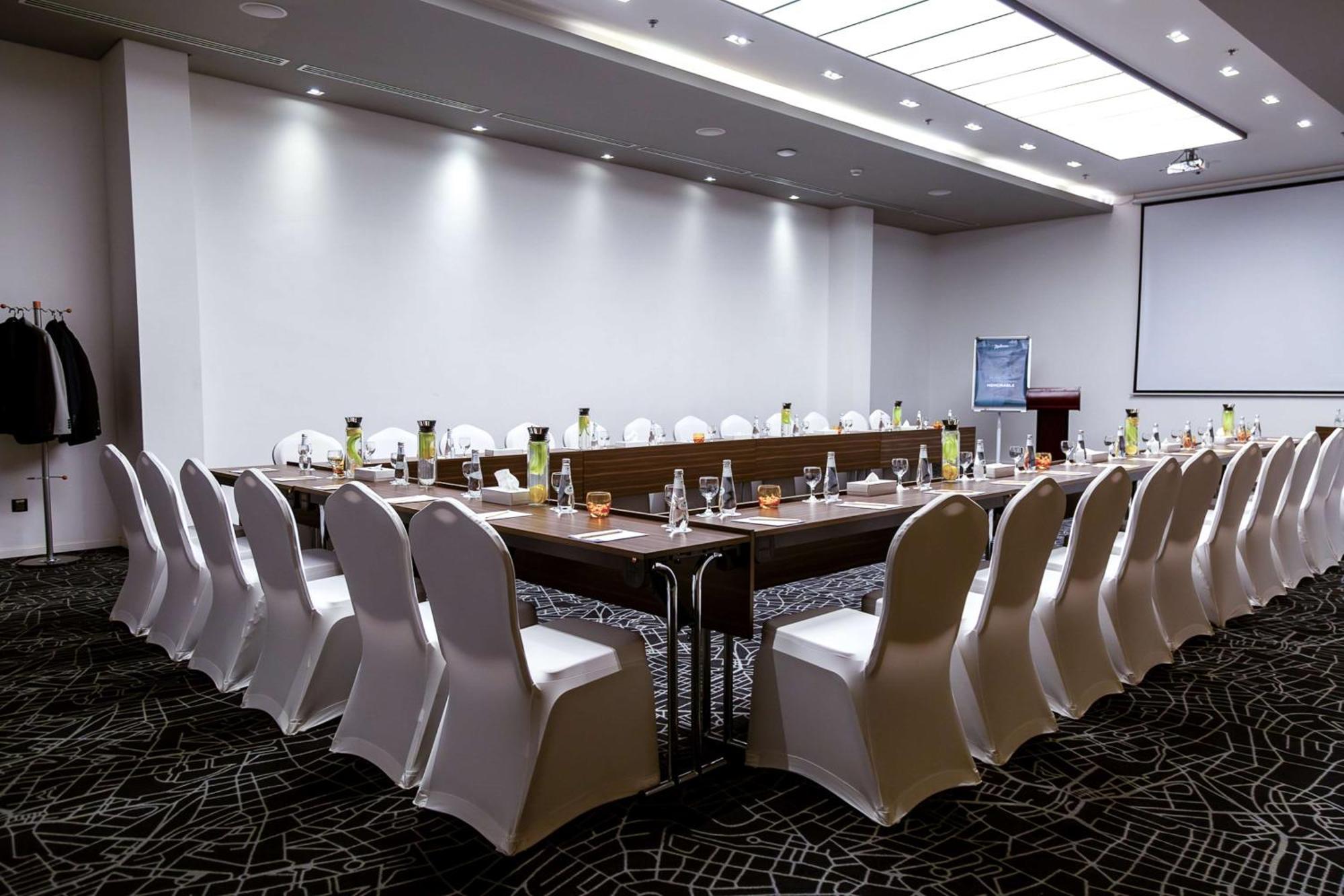 Radisson Hotel & Apartments Dammam Industrial City Dış mekan fotoğraf